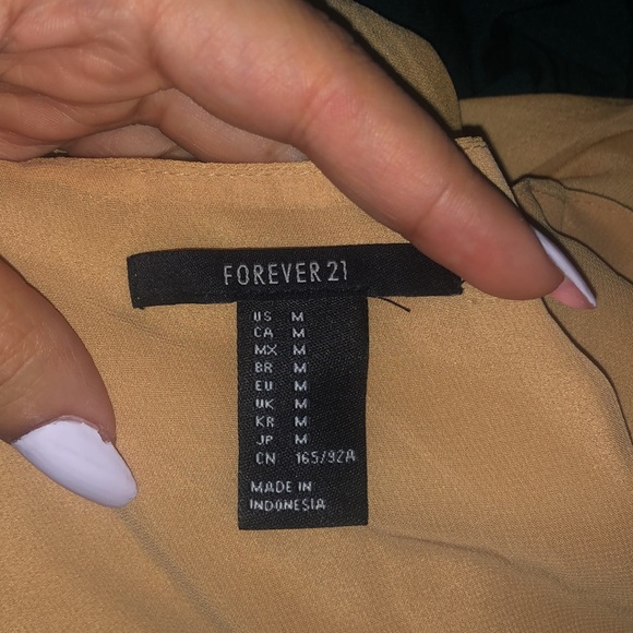 Flare sleeve v neck crop top - Picture 4 of 4